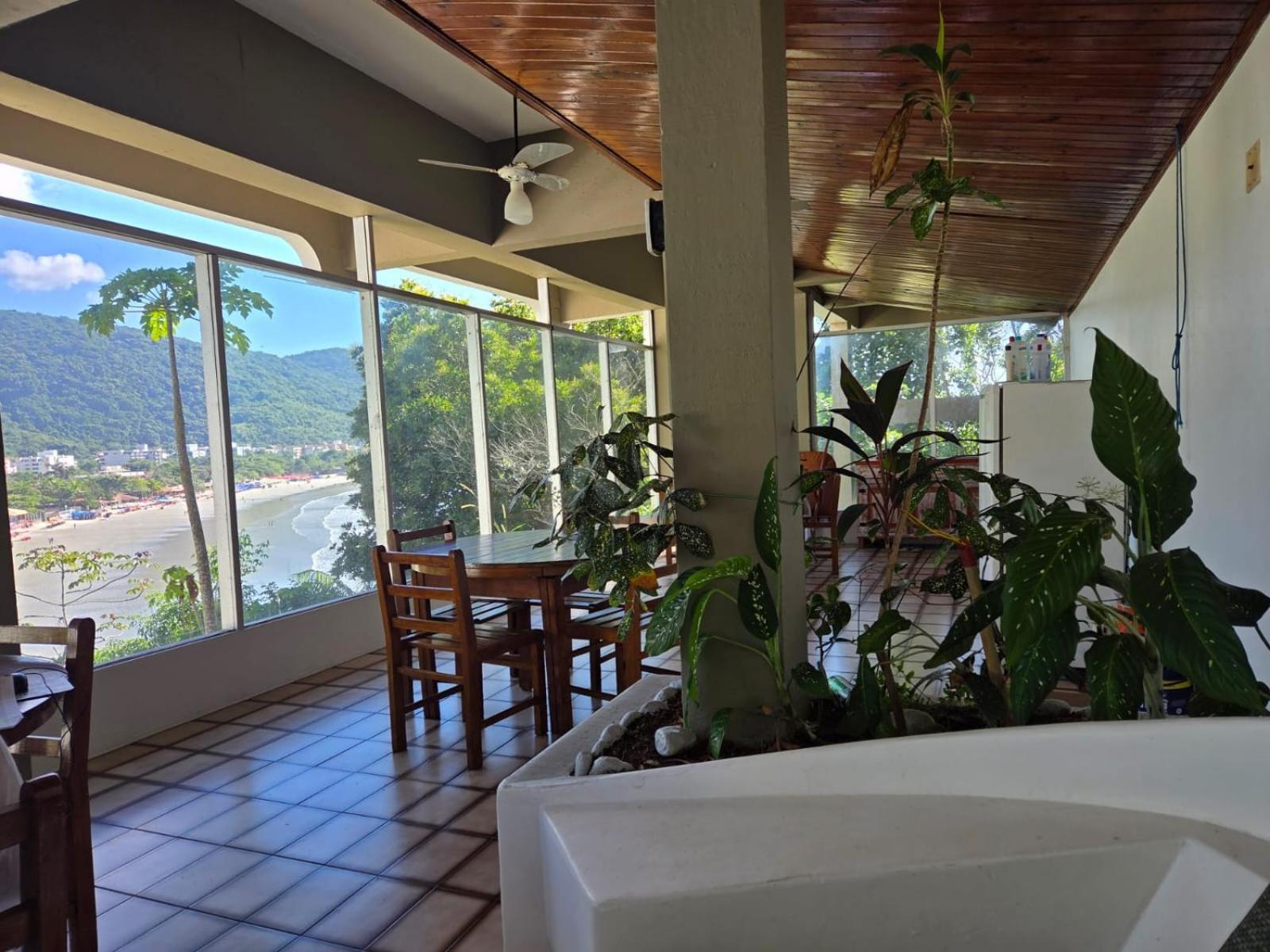 Pé Na Areia - Toninhas - 5 Pessoas Apartamento *